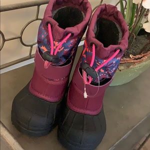 Columbia snow boots size 6